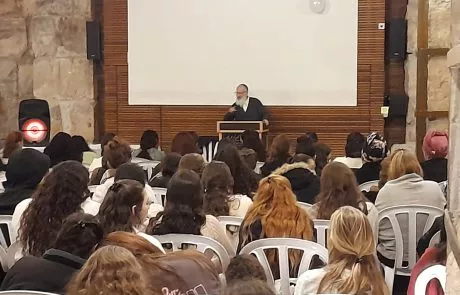 תפילת ראש חודש חגיגית שהתקיימה היום