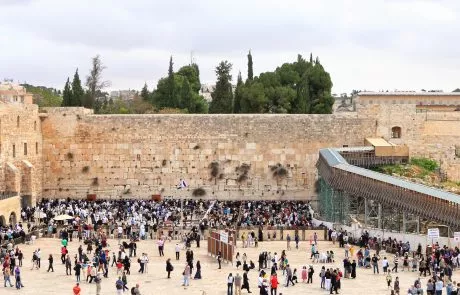 סקר: 74% מהחרדים ו-46% מהליכוד תומכים בביטול ‘הכותל הרפורמי’