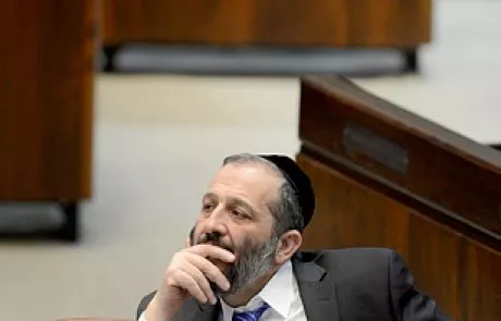 פנייה דחופה לשר דרעי: על דעת מי נעשו ההסכמים עם נשות הכותל?